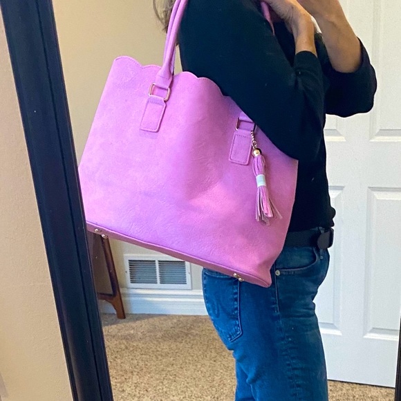 💕Barbie Pink Tote with Tassle! Vegan Leather! NWT - Picture 5 of 5